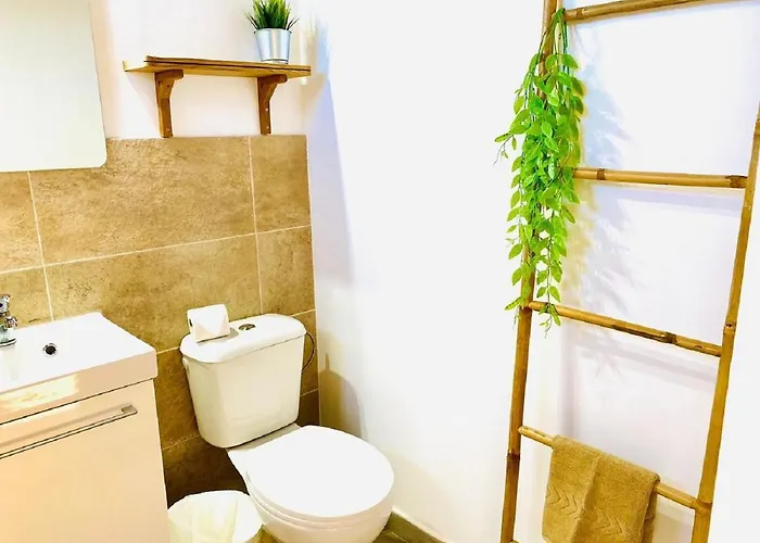 Apartment Bernegal Maday, Heated Bathtub Piscina Y Jardin By Deihu Experiences