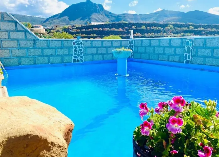 Apartment Bernegal Maday, Heated Bathtub Piscina Y Jardin By Deihu Experiences *