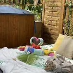 Bernegal Maday, Heated Bathtub Piscina Y Jardin By Deihu Experiences شقة *