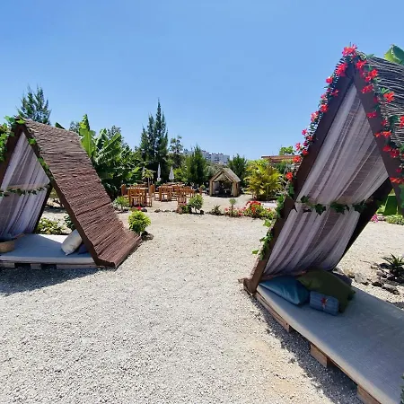 Lägenhet Bernegal Maday, Heated Bathtub Piscina Y Jardin By Deihu Experiences