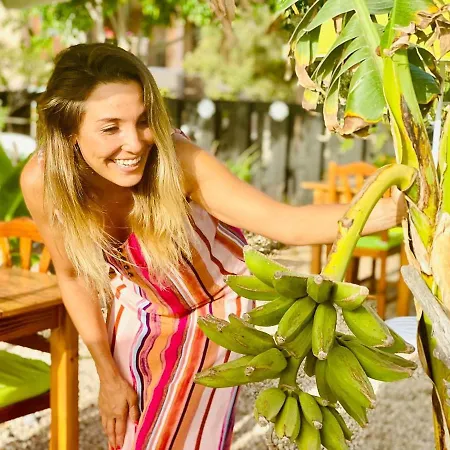 Bernegal Maday, Heated Bathtub Piscina Y Jardin By Deihu Experiences Lägenhet *