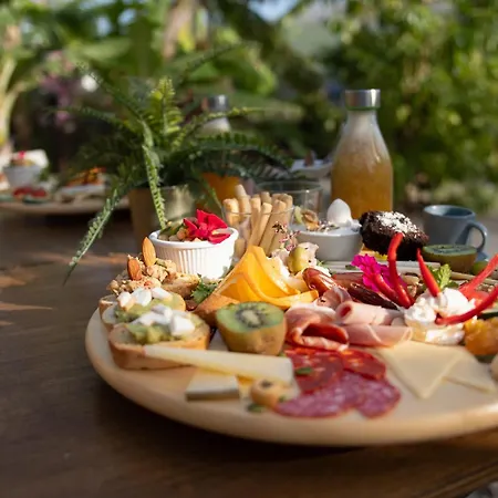 Lägenhet Bernegal Maday, Heated Bathtub Piscina Y Jardin By Deihu Experiences