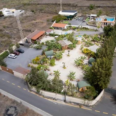 Bernegal Maday, Heated Bathtub Piscina Y Jardin By Deihu Experiences Buzanada