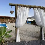 Bernegal Maday, Heated Bathtub Piscina Y Jardin By Deihu Experiences Buzanada
